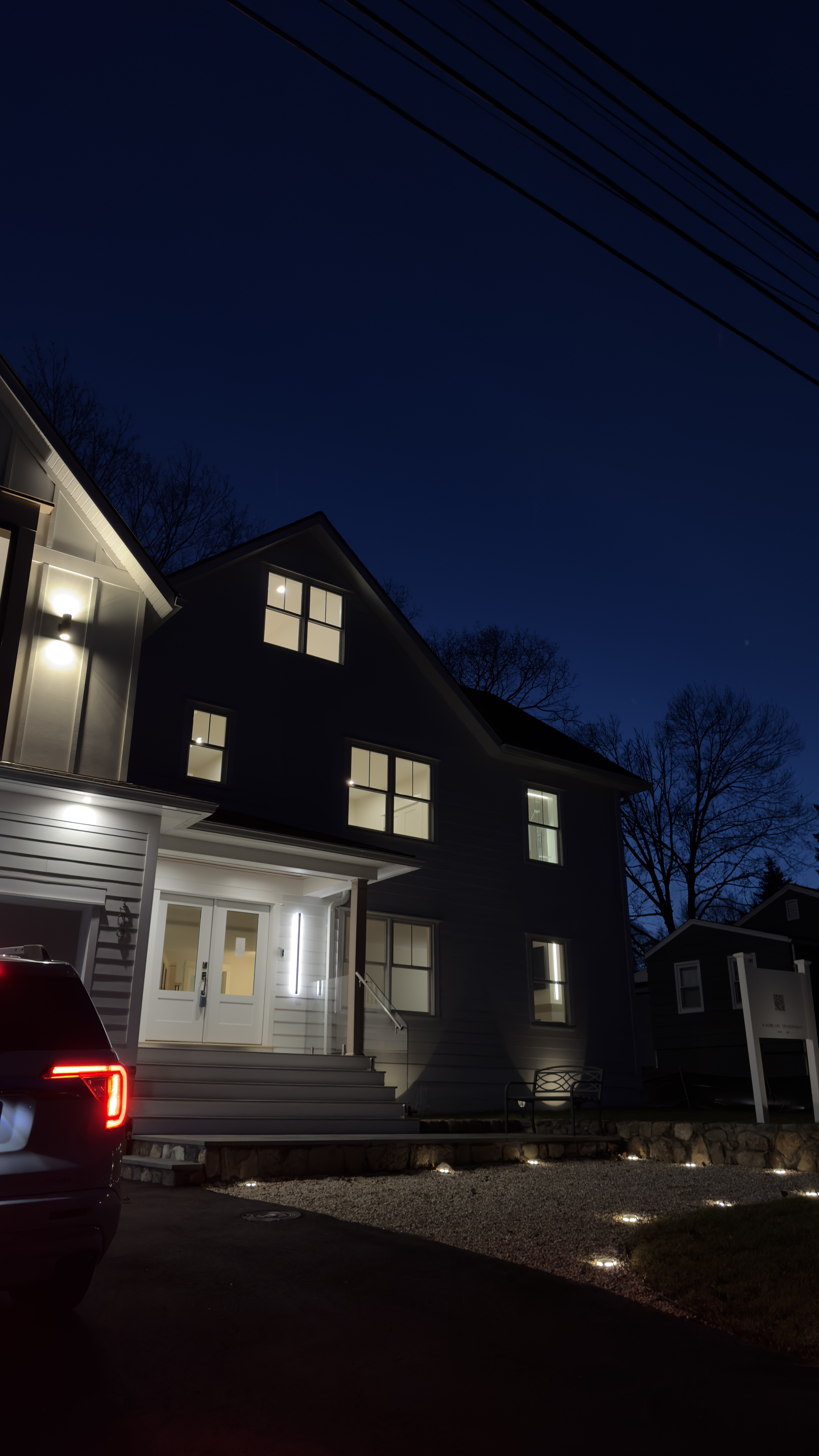 Casa UNO at night, the arrival — the questions answered